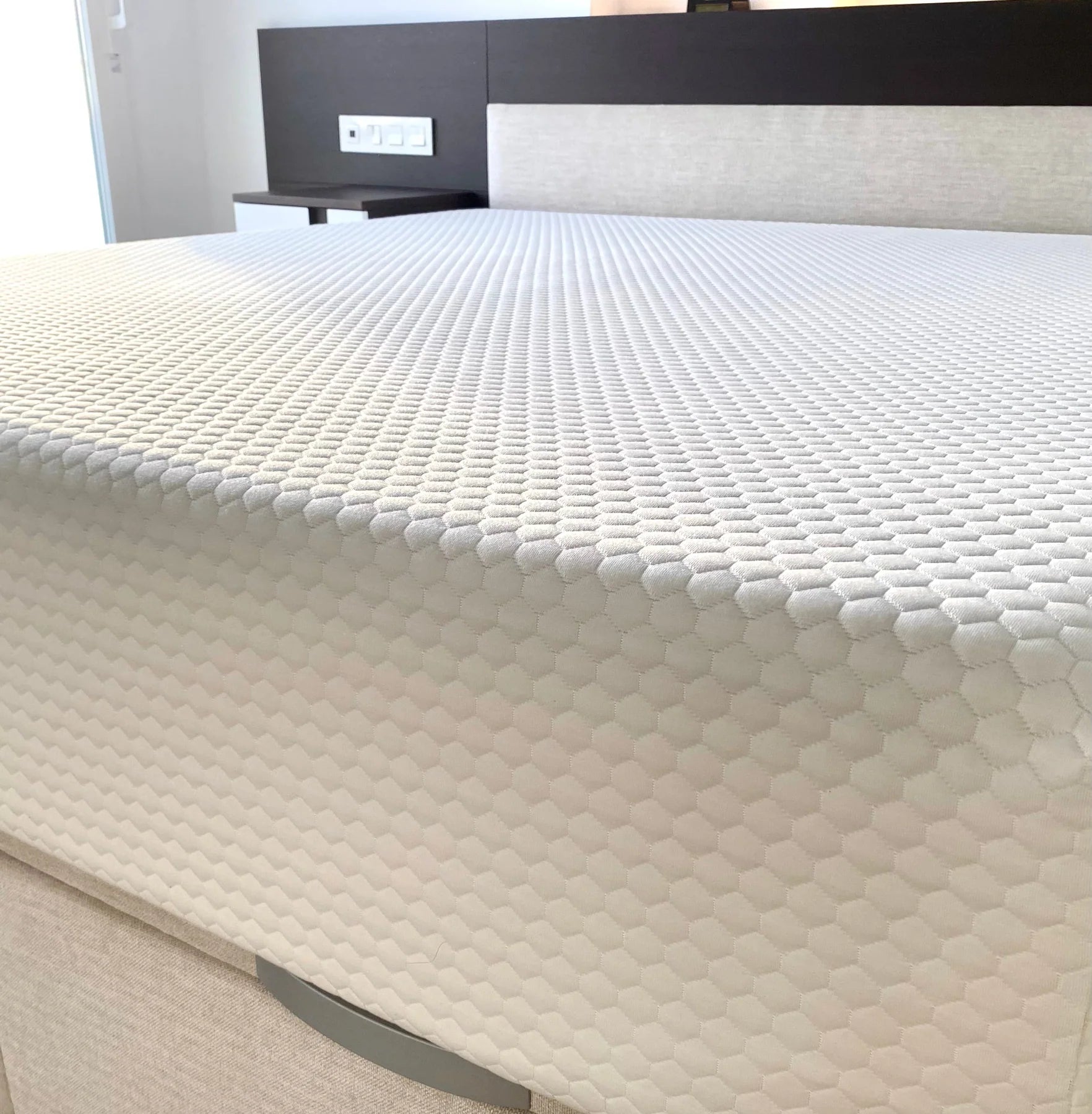 Cama Marbella (Canapé + Colchón + Topper)